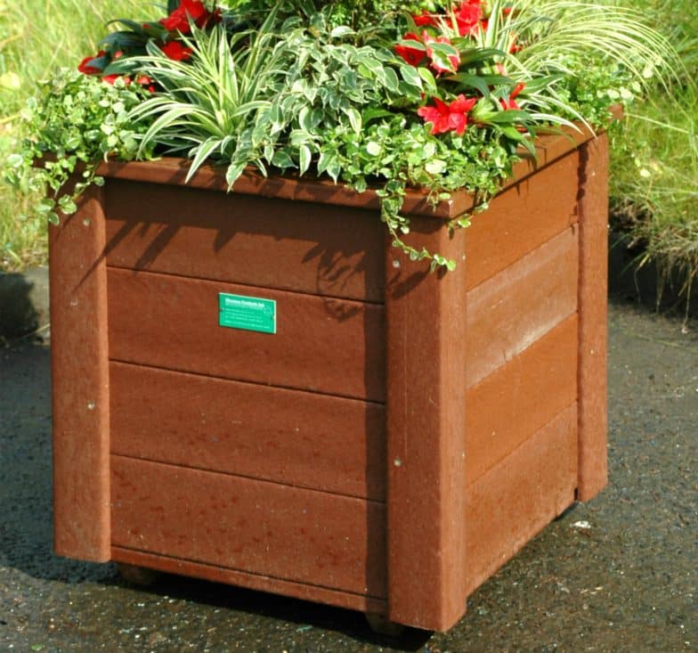 Medium brown planter