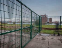 Double leaf V-Mesh swing gates for Cardiff project