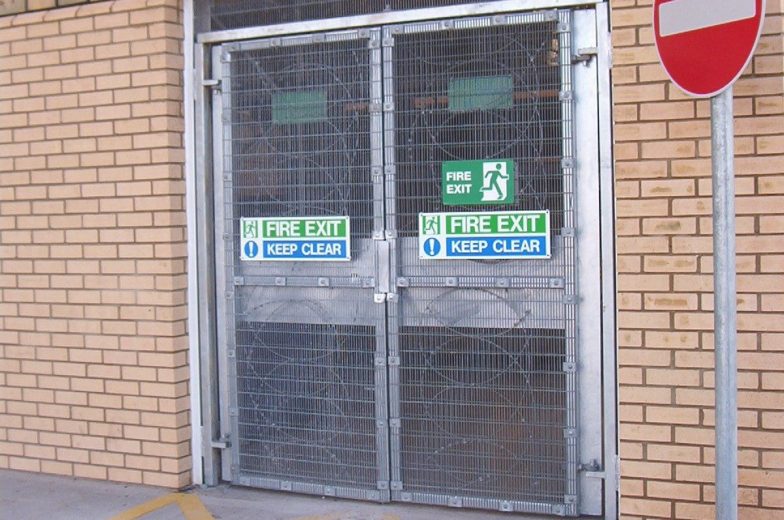 Weld mesh swing gates