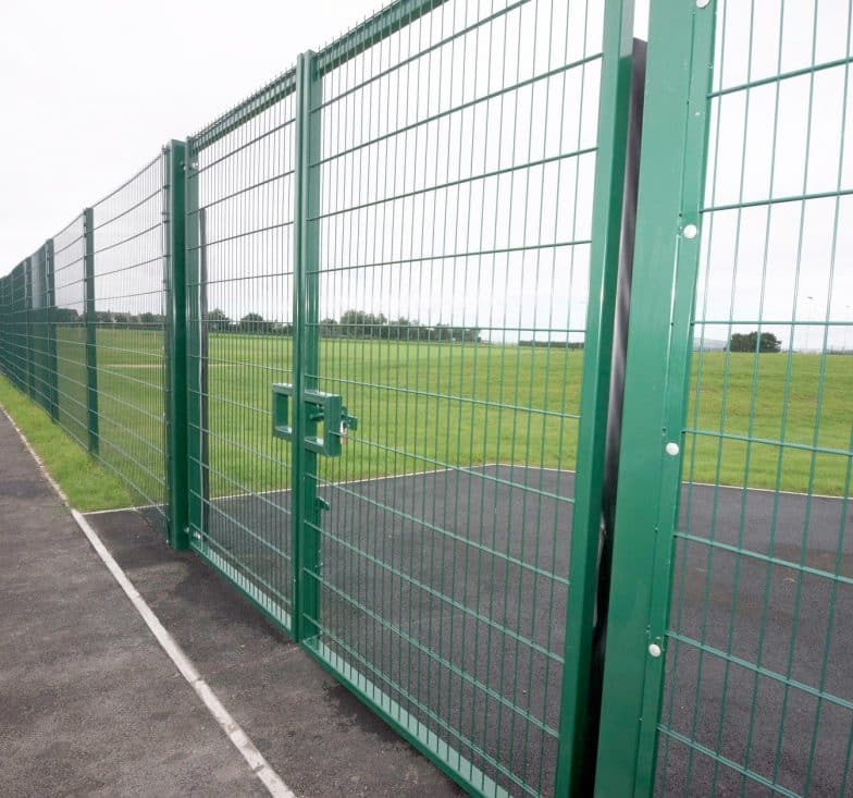 Sportsfield swing gate