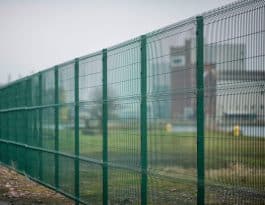 Pro-mesh panel fence