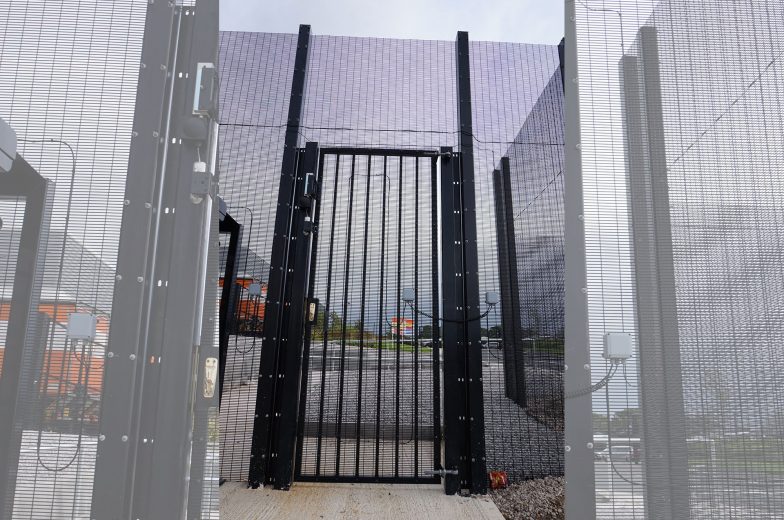 SR2 swing gates